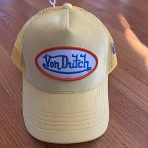 NWT von Dutch hat